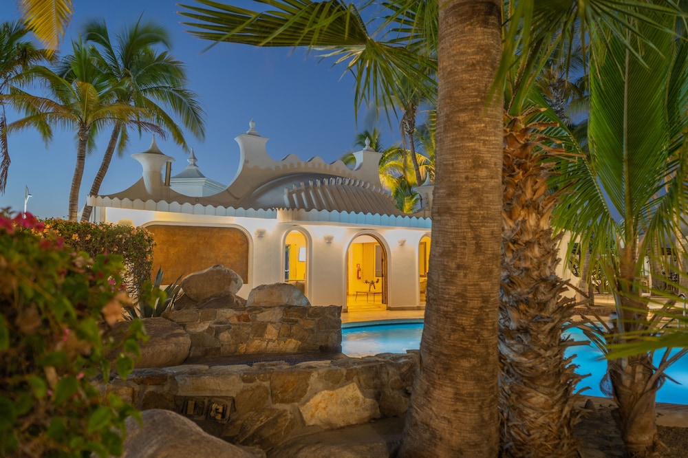 Club Del Moro Hotel Suites 68/72