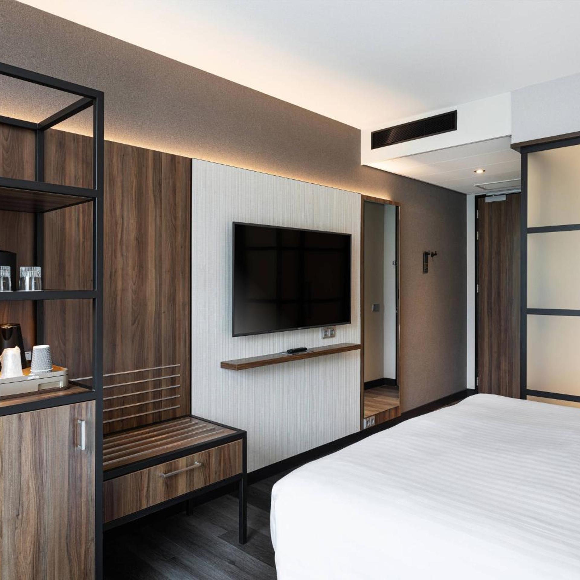 غرفة كومفورت بسرير كينج مع أريكة، Courtyard By Marriott Amsterdam Airport 4/5