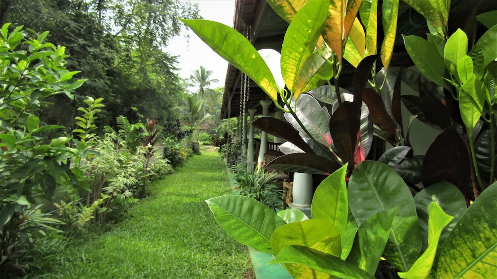 Pura Sanda Villa 30/36