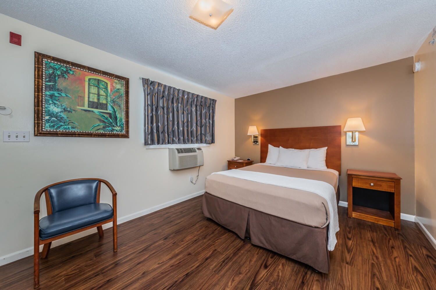 Upgrade, Queen Bed, Kitchen