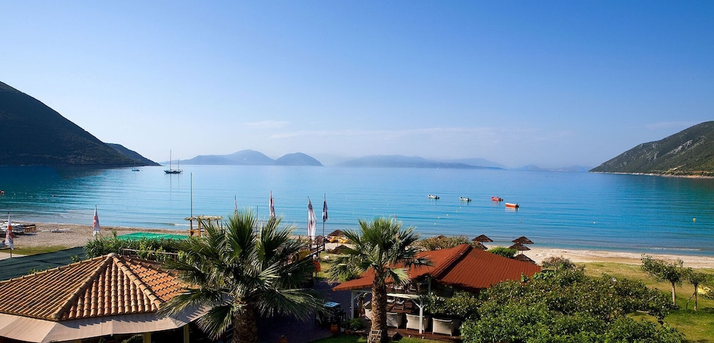 GRAND NEFELI HOTEL 44/50