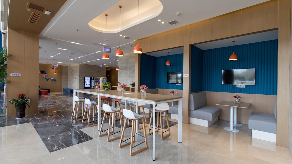 Holiday Inn Express Shangqiu Ancient Town 47/64