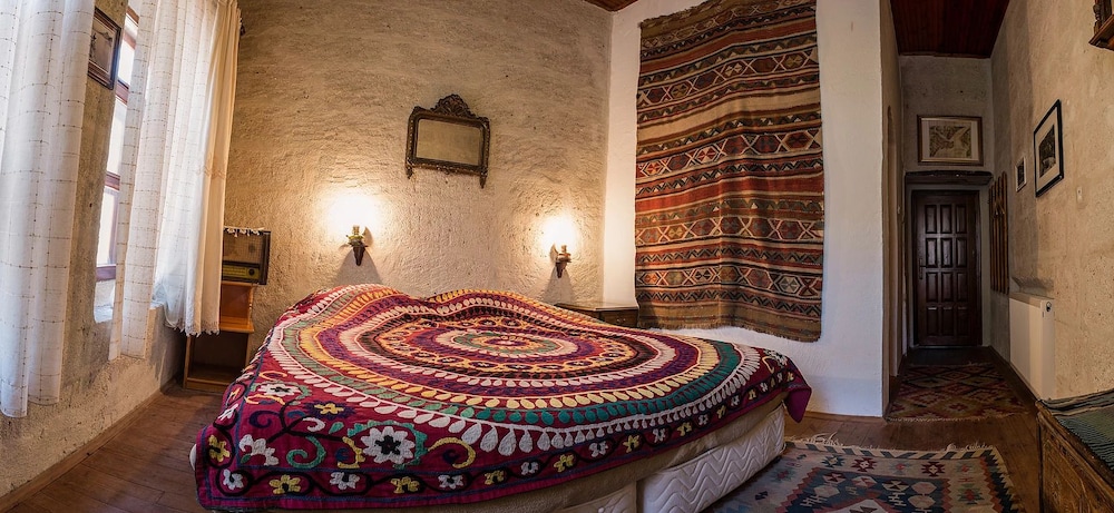 Kirkit Hotel 8/50