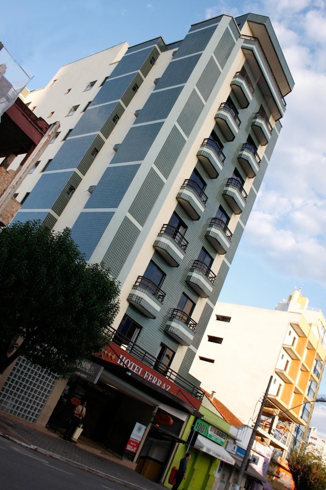 Ferraz Hotel 3/65