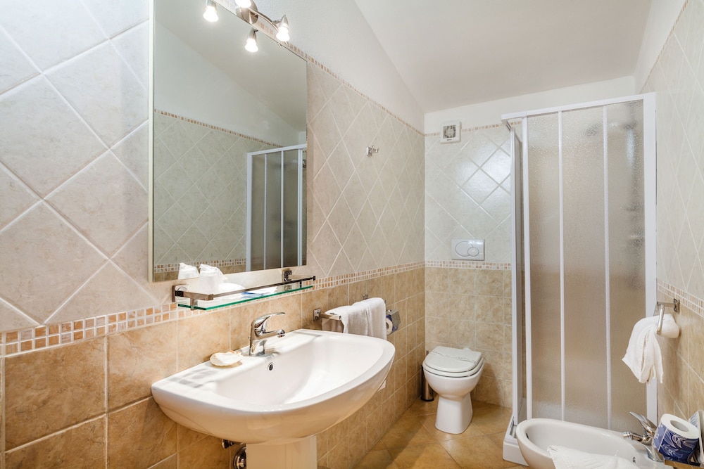 Petri Marini Hotel & Resort 43/44