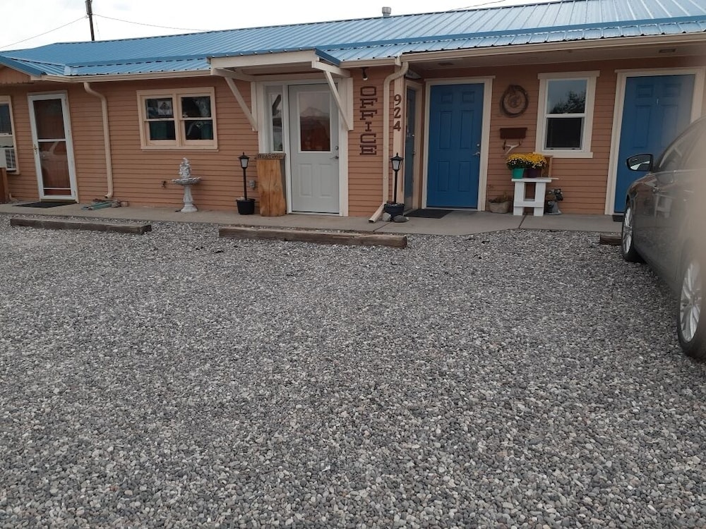 El Rancho Motel 1/51