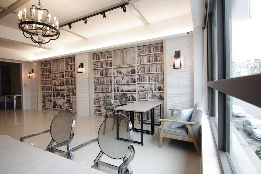 Mieh's Inn 25/31