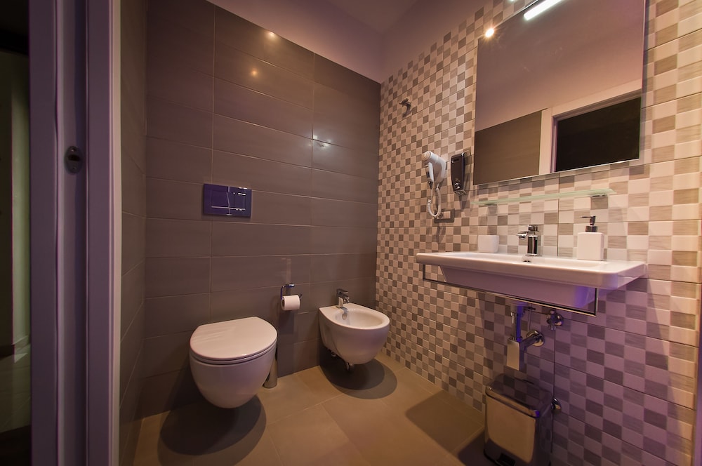 Borguese Executive Suites 25/30