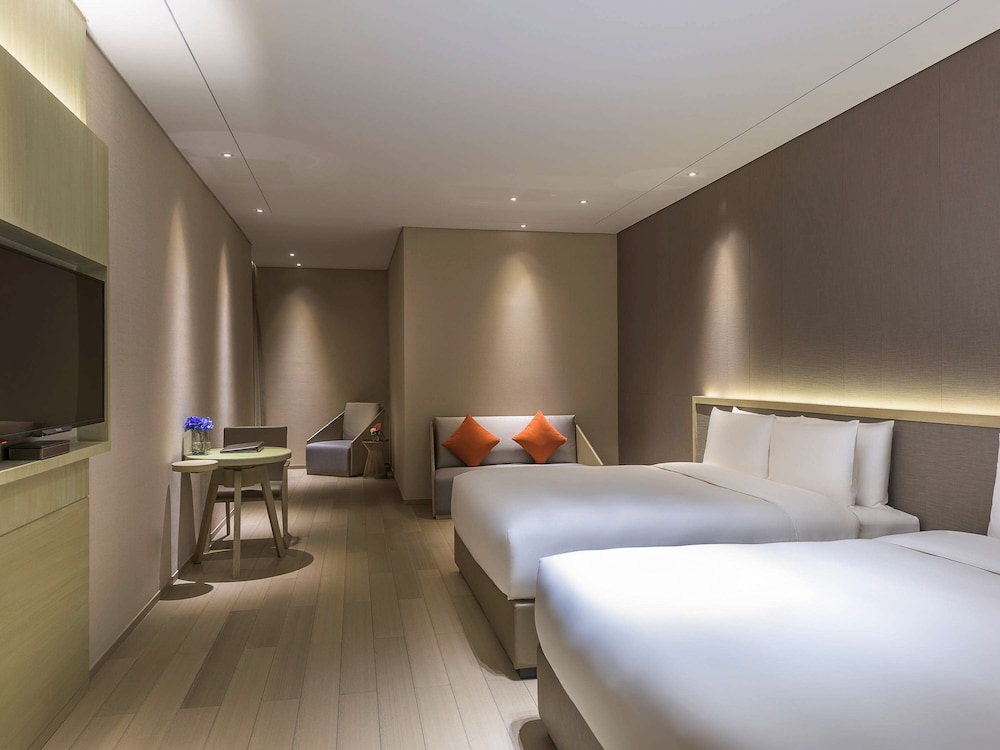 NOVOTEL SHANGHAI CLOVER 20/73