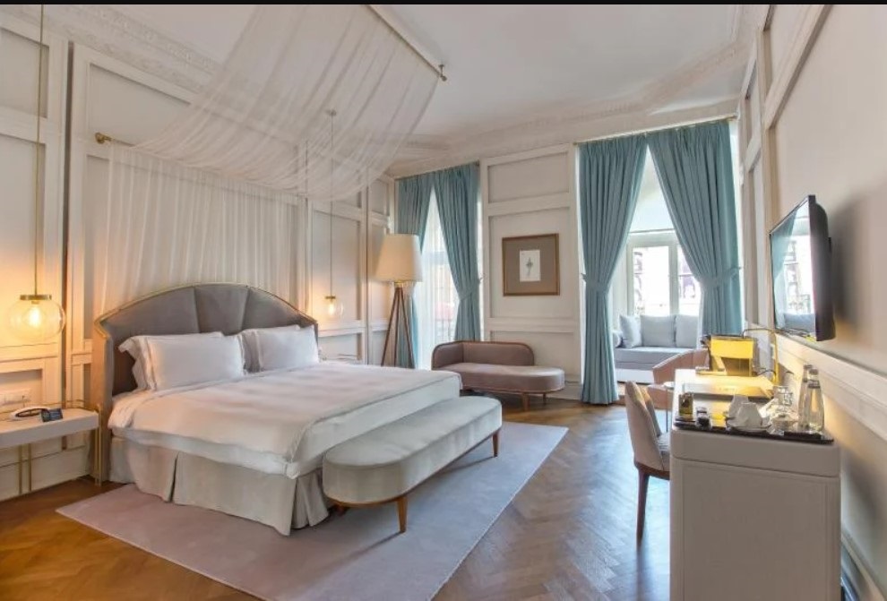 City, Junior Suite