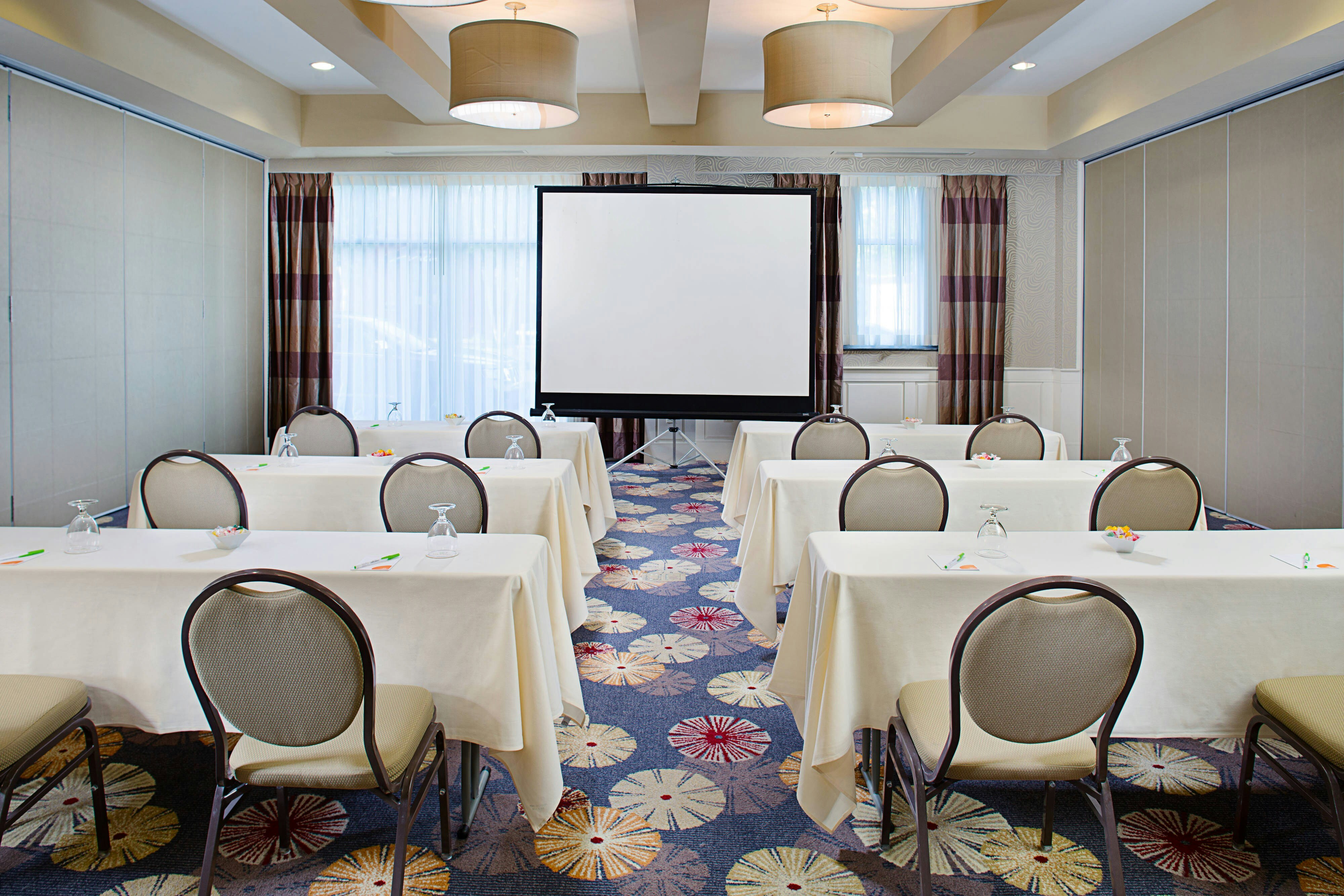 Courtyard by Marriott Keene Downtown 13/16