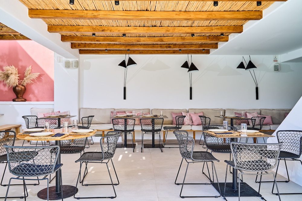 Adorno Beach Hotel and Suites 64/76