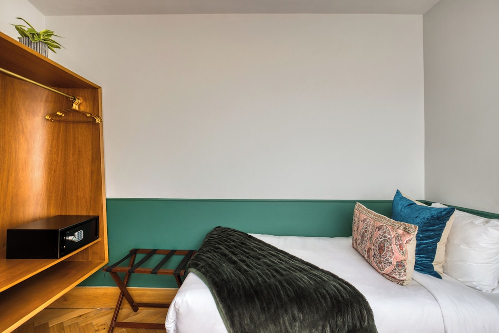 Suite, 1 King and 1 Single Beds, Murphy Bed، Casa Altata 8/10