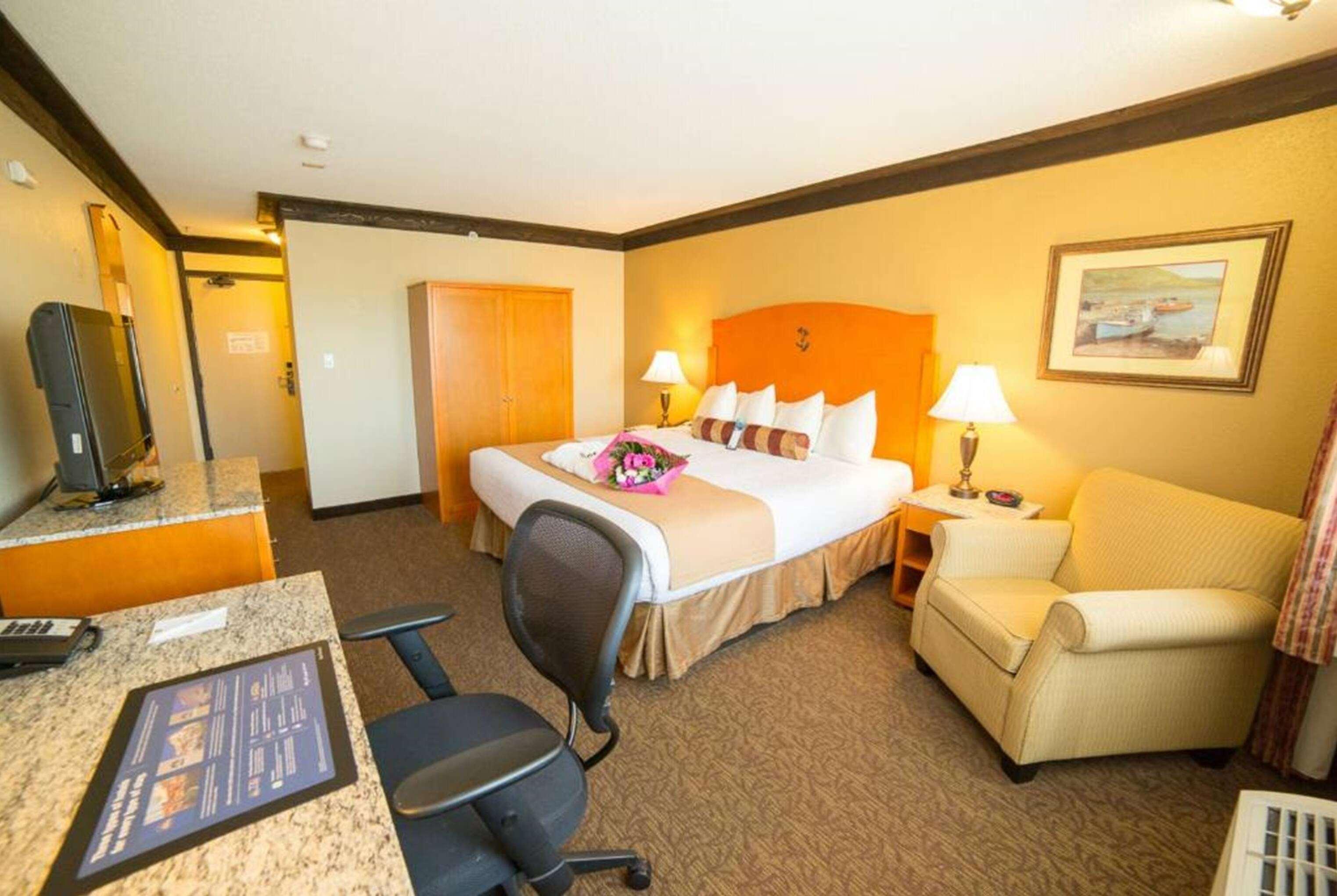 ROOM, QUEEN BED, ACCESSIBLE