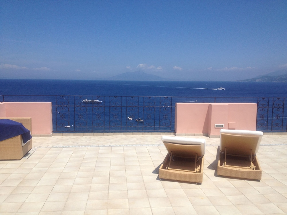Capri Inn 21/24