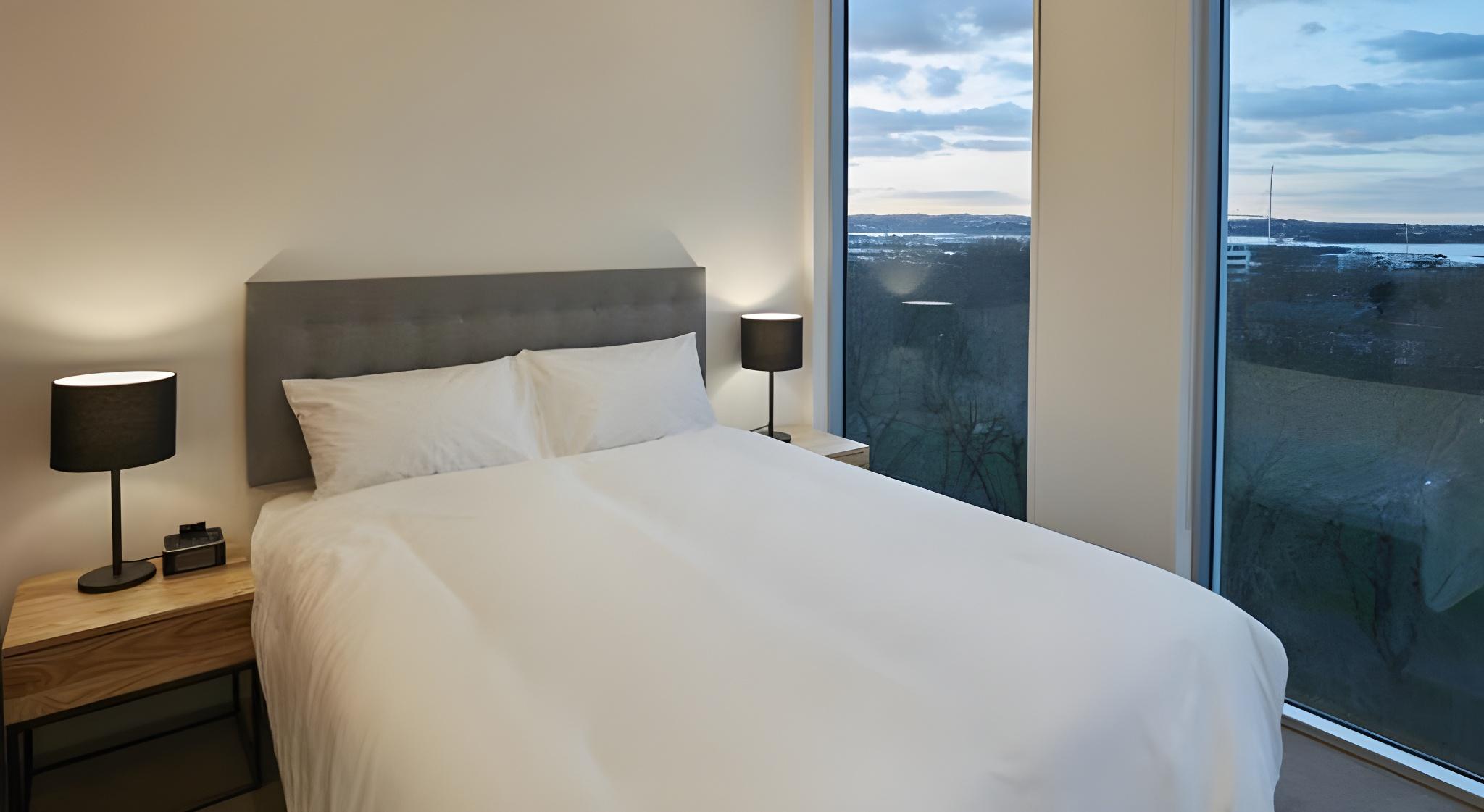3 Bedrooms, Executive, Suite, Apartment