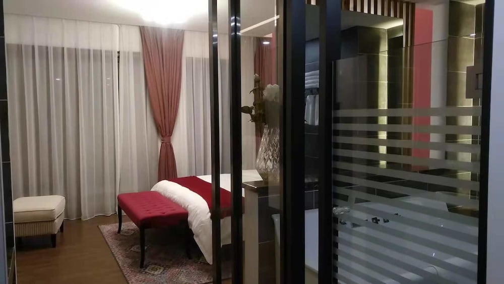 Z-Up Boutique Hotel 26/50