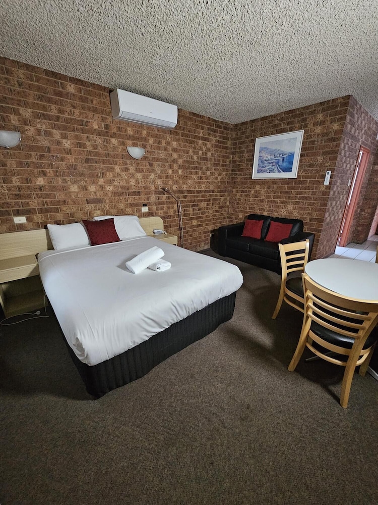 2 Rooms, Family Suite, 1 Double and 1 Single Bed, Bunk Bed