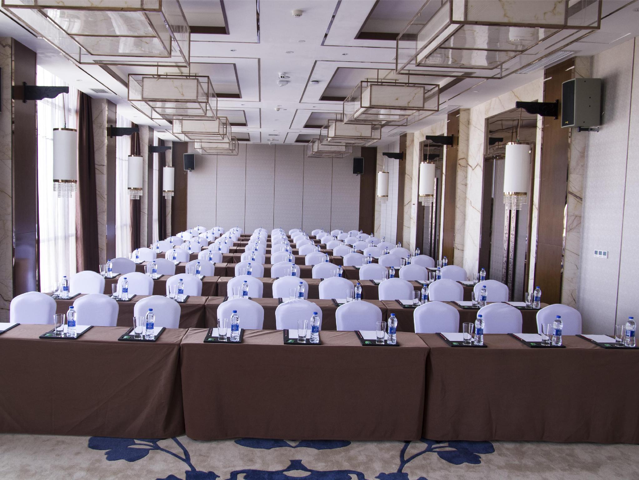 Argyle Hotel Xingyi 32/35