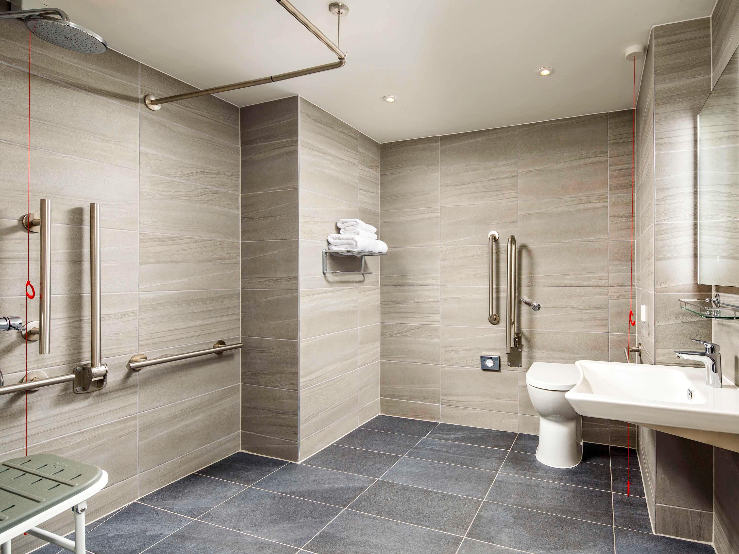 غرفة بسرير مزدوج لذوي الإعاقة، Mercure Newport 3/3