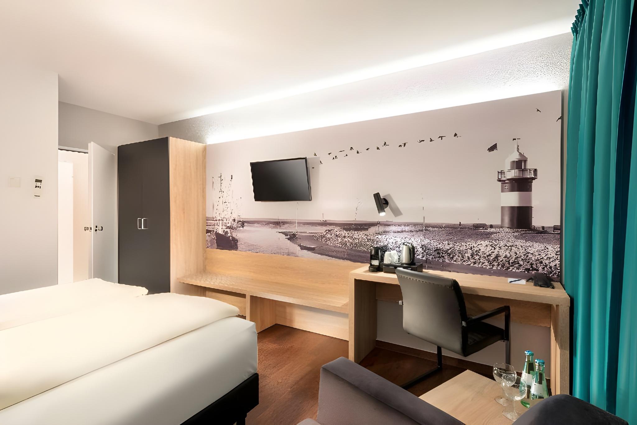 Family, Single Bed, 1 Queen and 1 Single Bed, French Bed