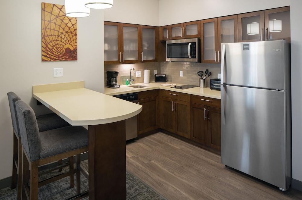 Staybridge Suites Phoenix Biltmore Area 43/56