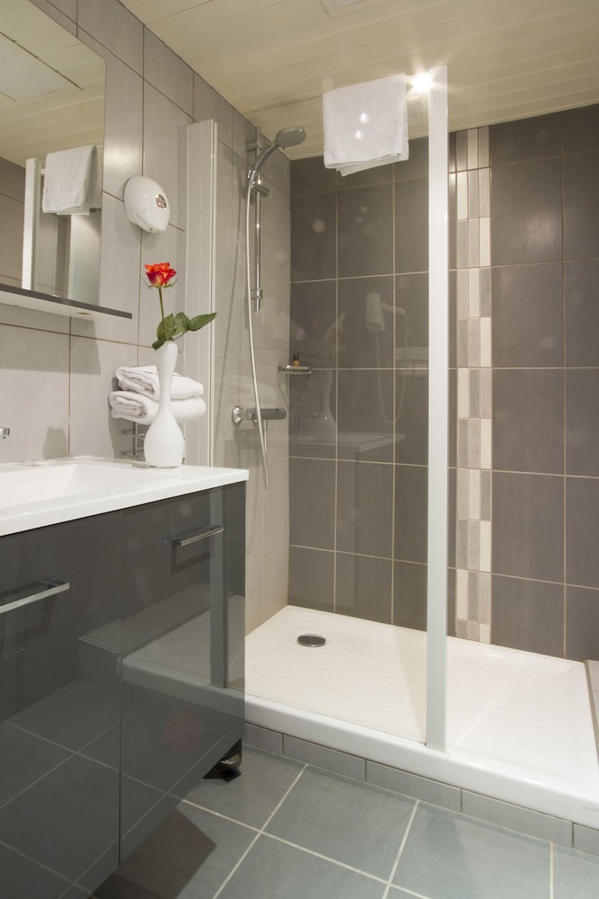 Brit Hotel Confort Roanne Grand Hotel 12/69