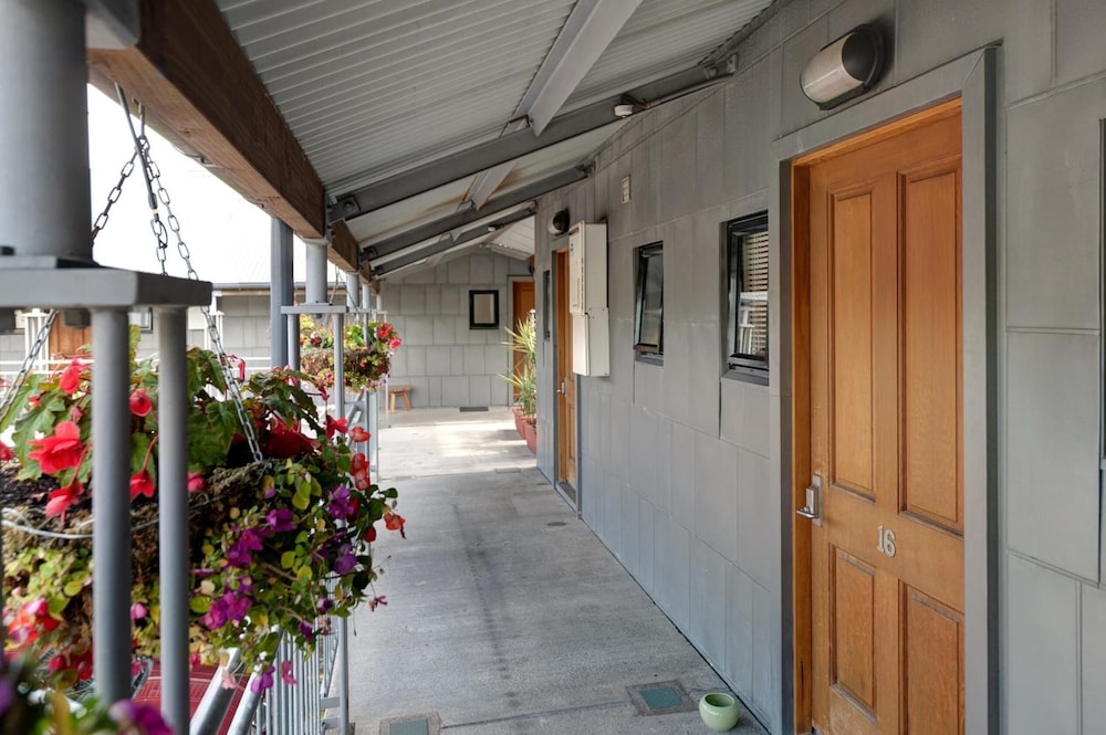 Country Glen Lodge 16/69
