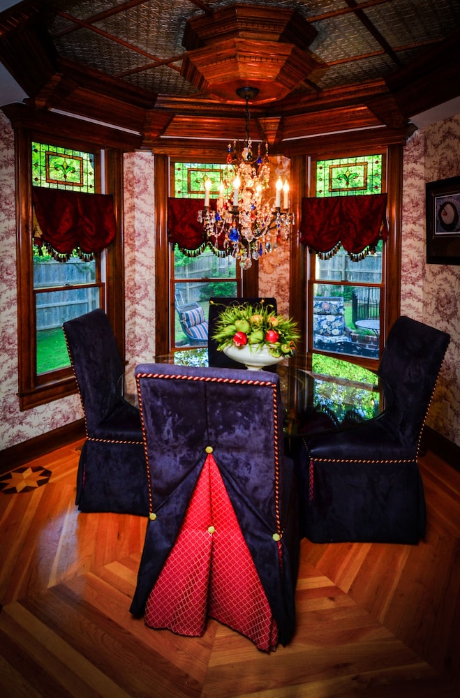 The Victoria B & B 45/71