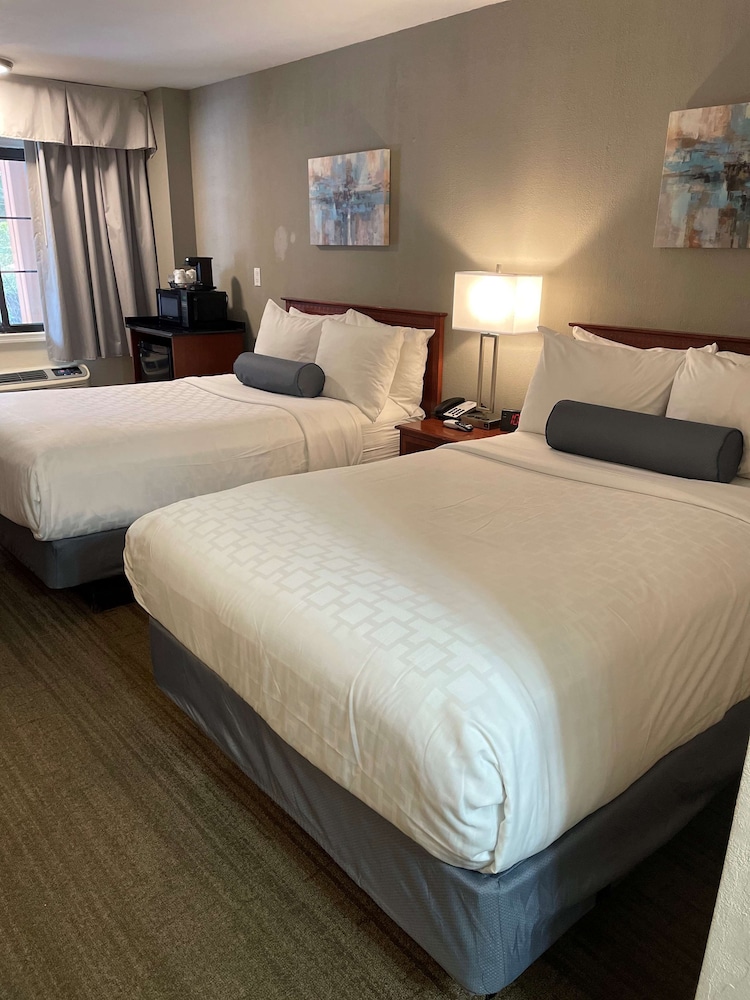 SureStay Plus by Best Western Woodbury Inn 16/35