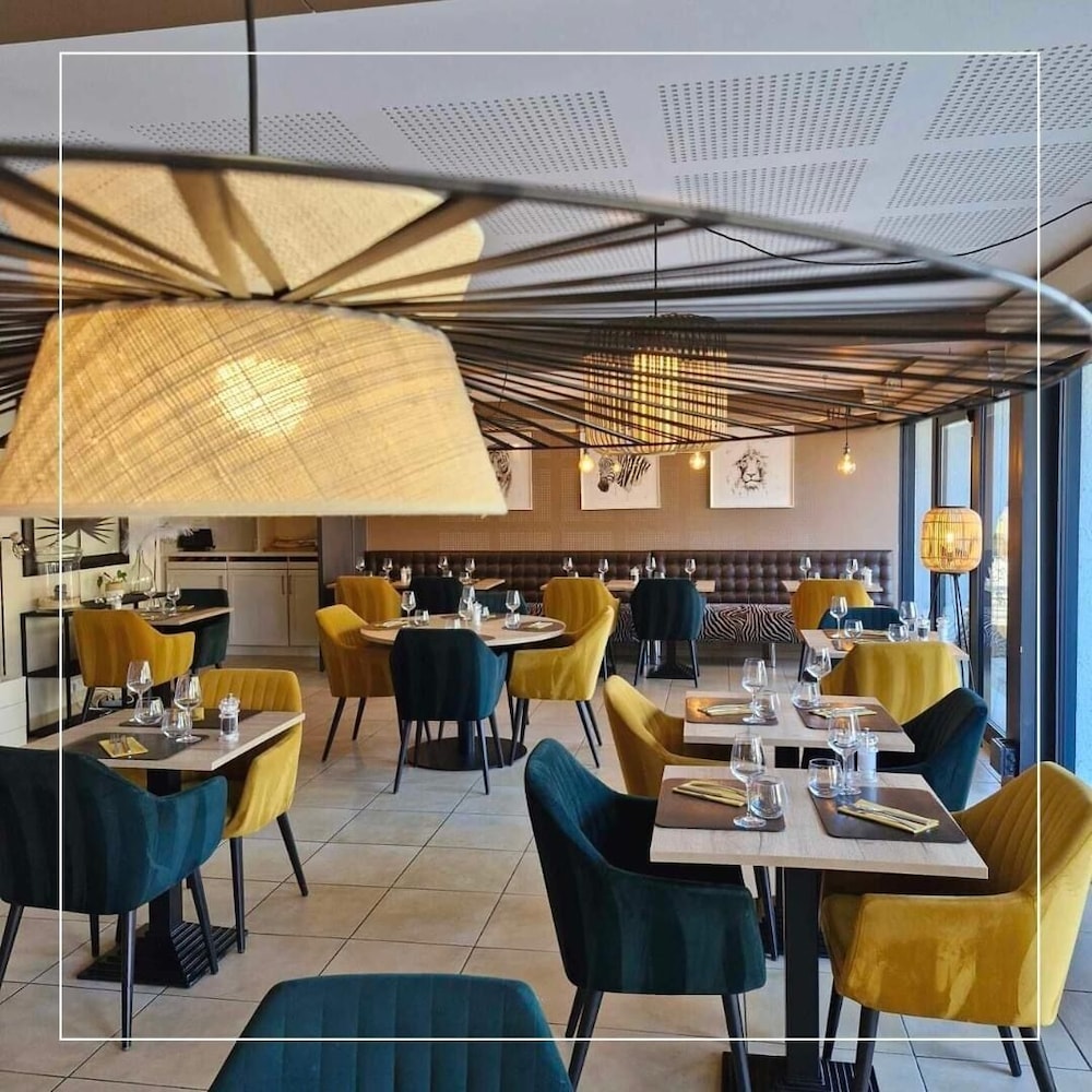 HÔTEL LE RÉGINA 32/59