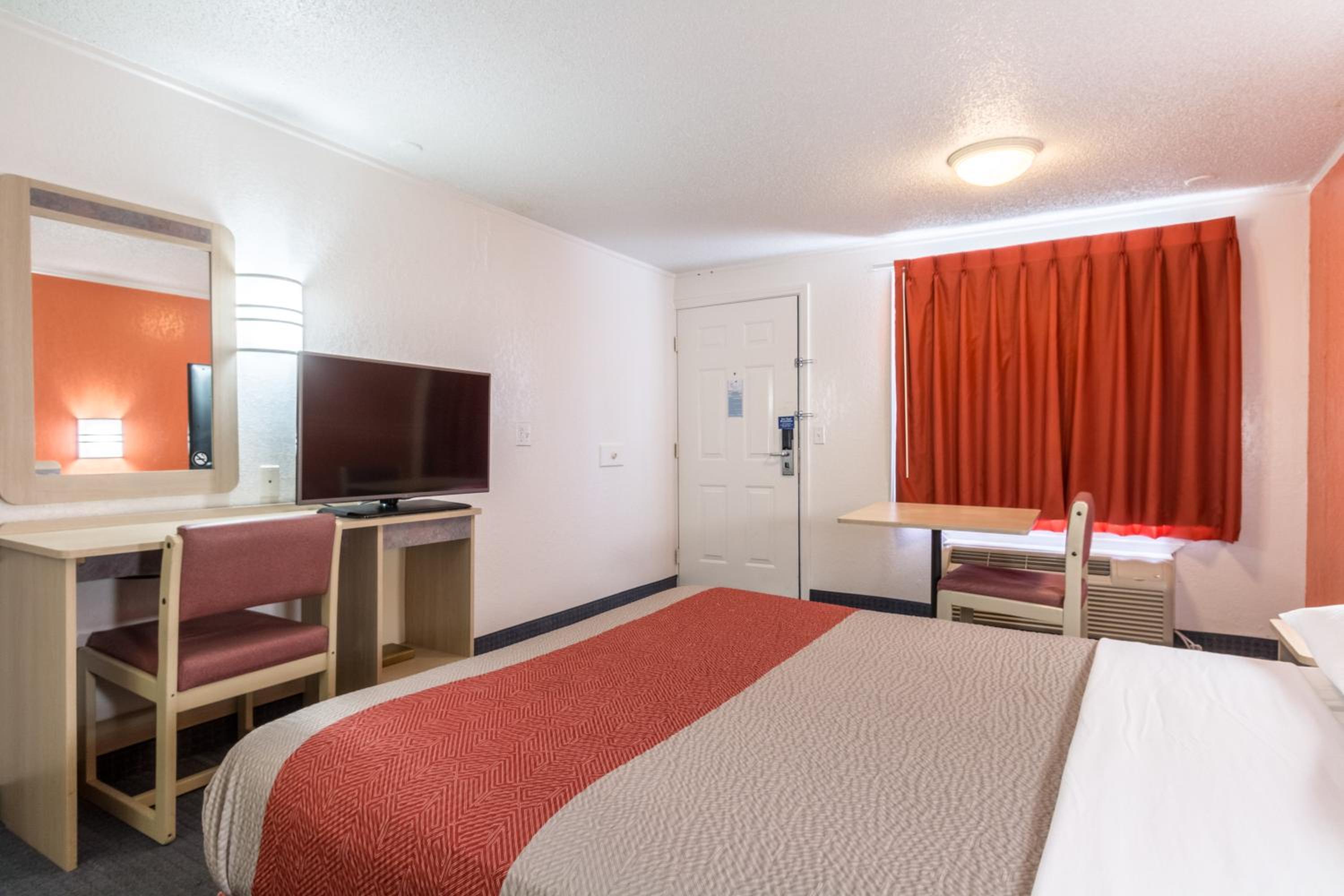 Travelodge by Wyndham Lansing MI 11/21