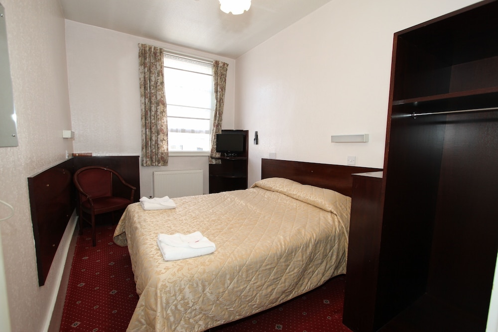 ROOM, TWIN BEDS