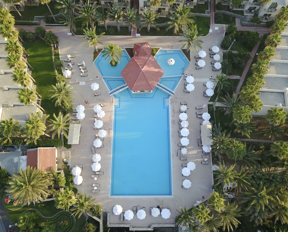 Oscar Resort 47/50