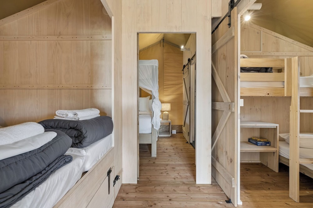 Safari, Family, Tent, Twin Beds, 1 Queen and 1 Bunk Bed