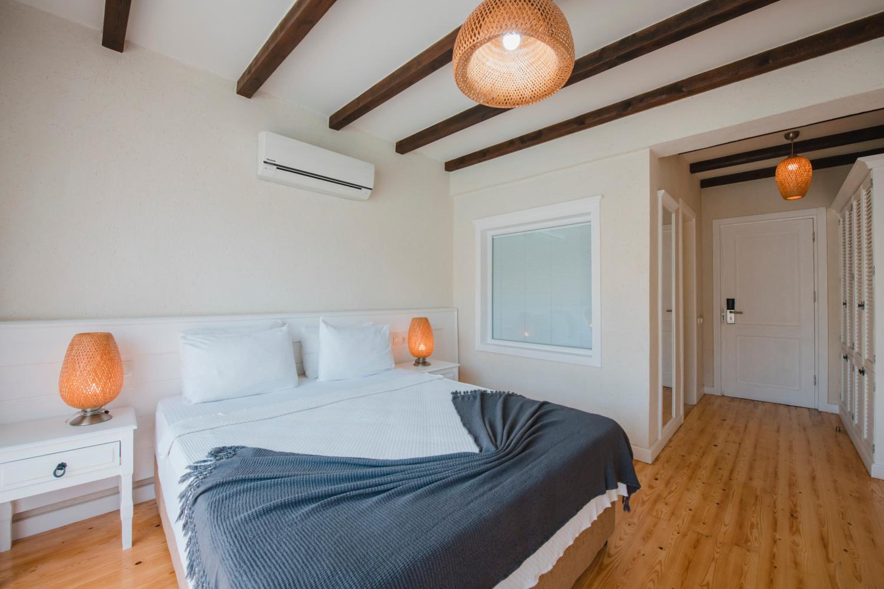 Deluxe, Double or Twin Bed, Pool Access