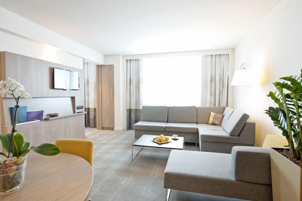 NOVOTEL LODZ CENTRUM 54/77