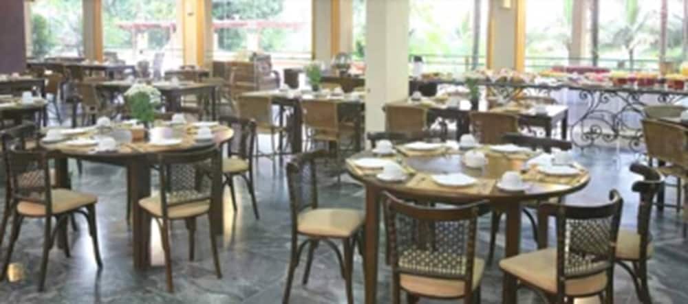 restaurant-cafeteria