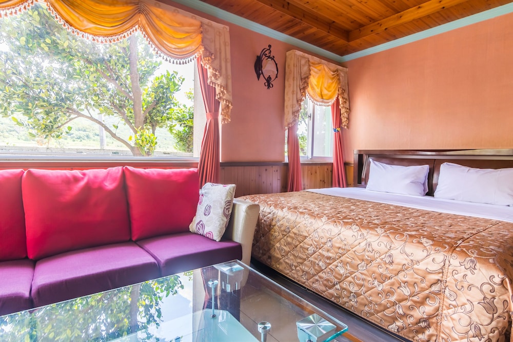 Maya House B&amp;B 12/50
