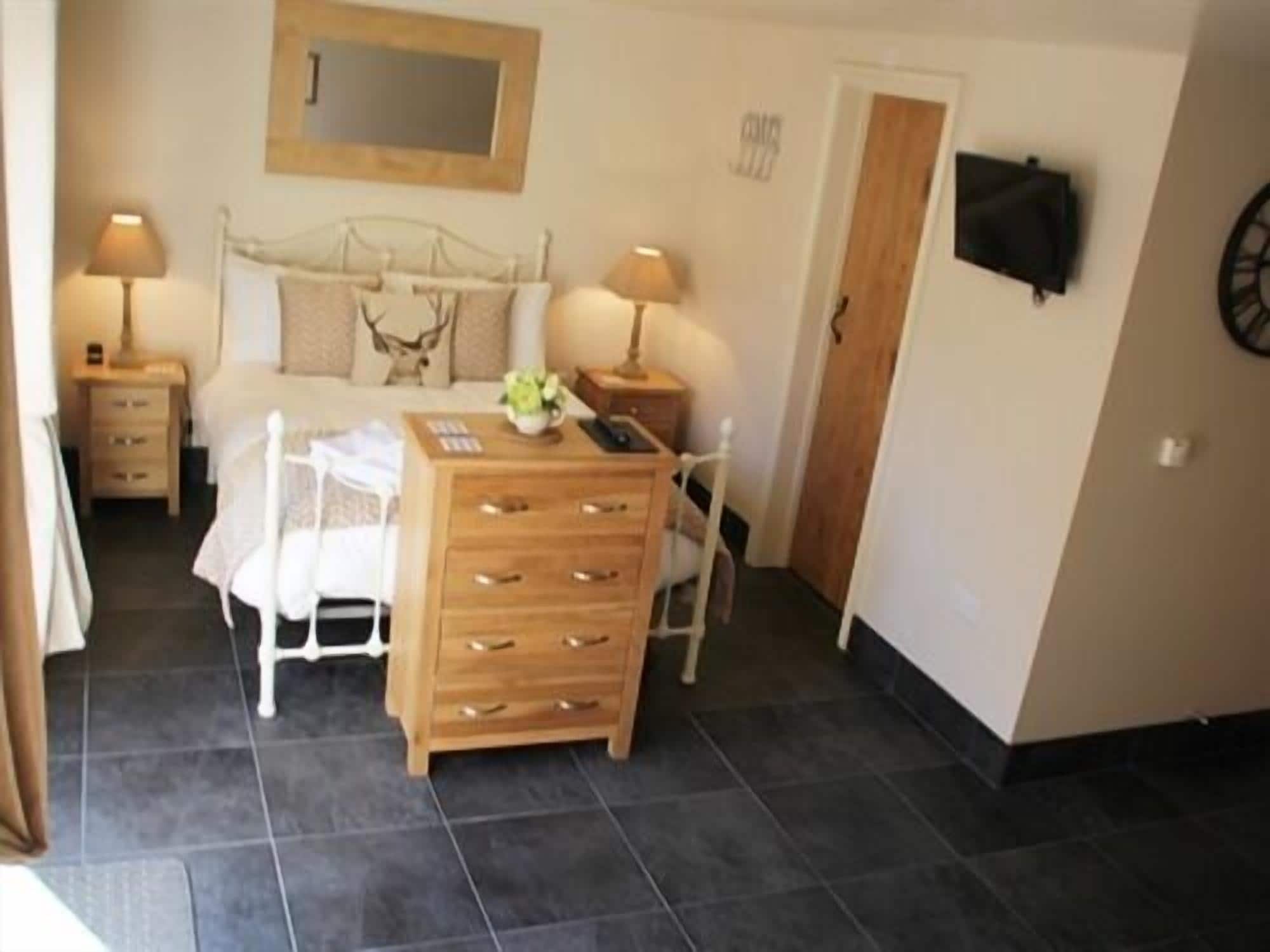 Lower, Cottage, Double Bed