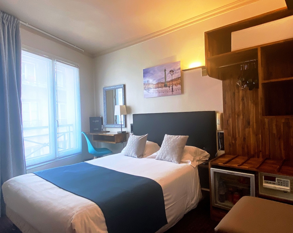 Hotel Louvre Sainte Anne 11/62