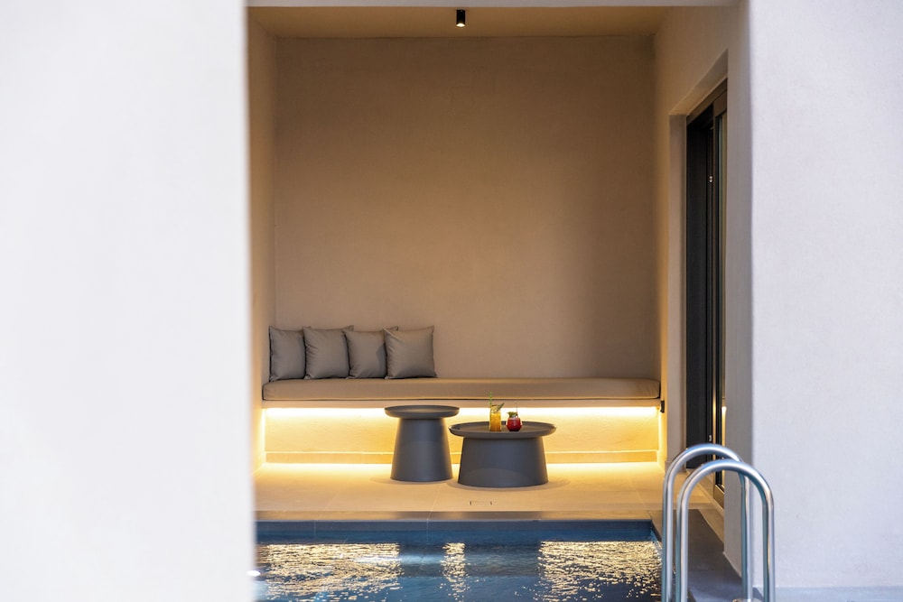 North Santorini Luxury Spa Hotel 9/50