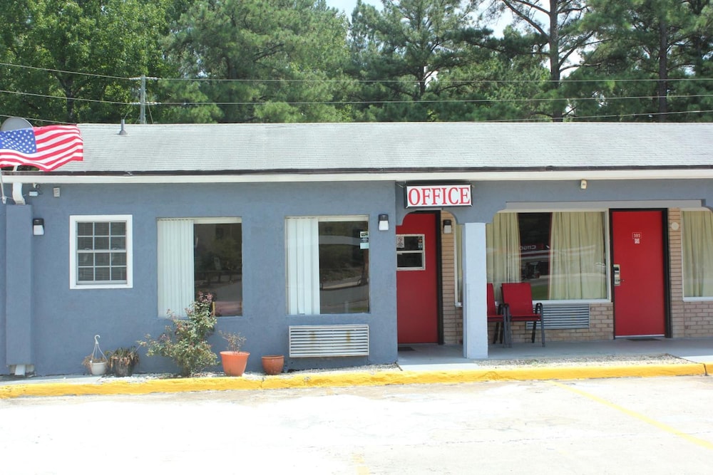 Roadway Inn Troy 3/20