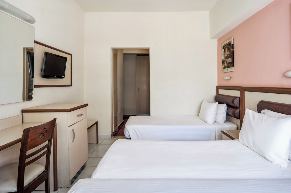 Pearl Hotel 18/55