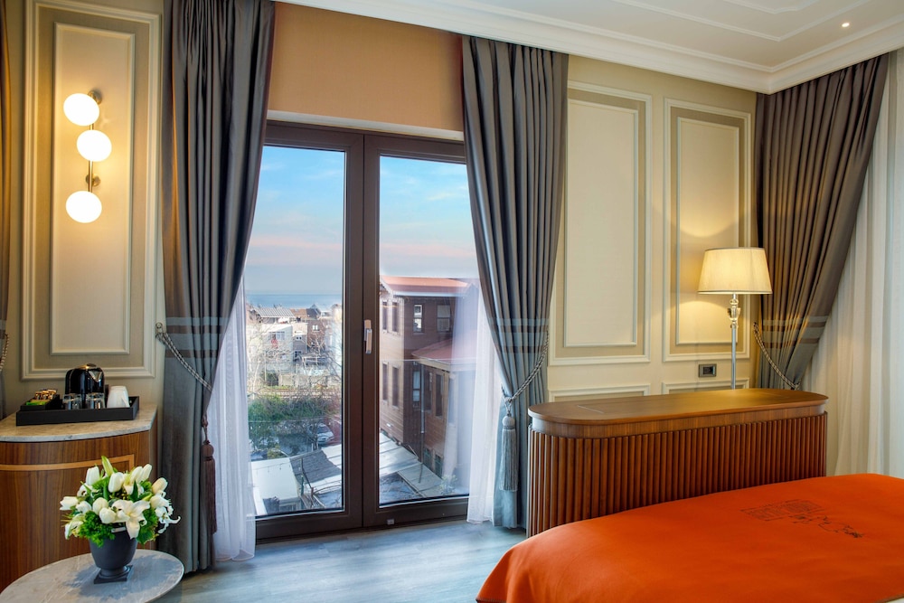 Amiral Palace Boutique Hotel 12/74