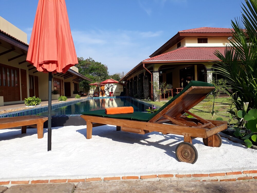 Taratai Villa 54/57