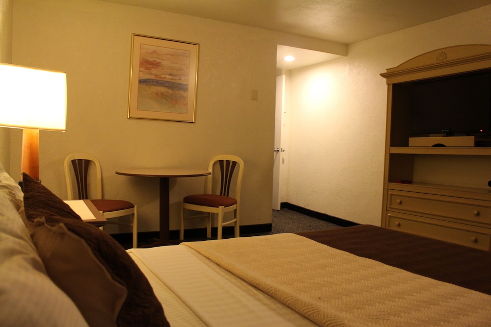 Corona Plaza Hotel 31/70