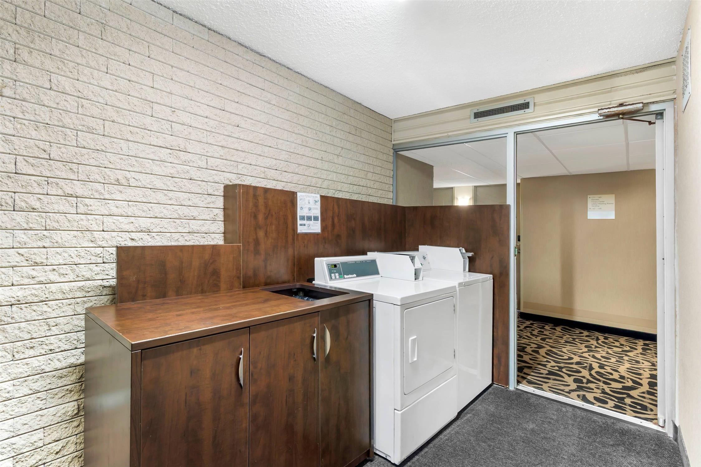 Clarion Hotel & Suites Brandon 4/35