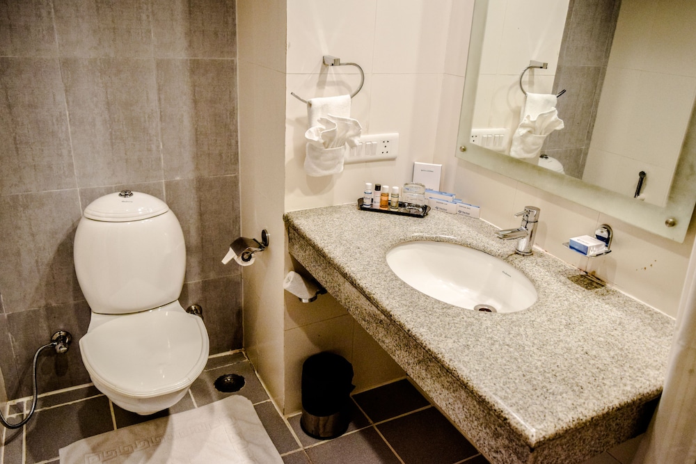 V One Hotel the Competent Palace 50/50