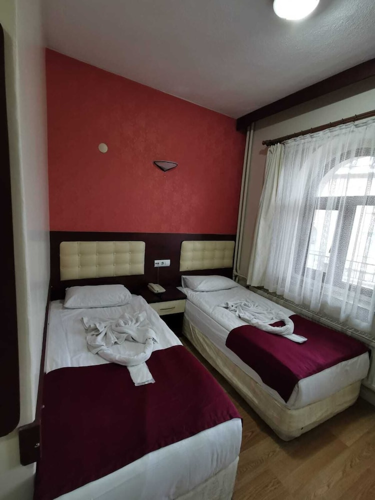 ROOM, TRIPLE